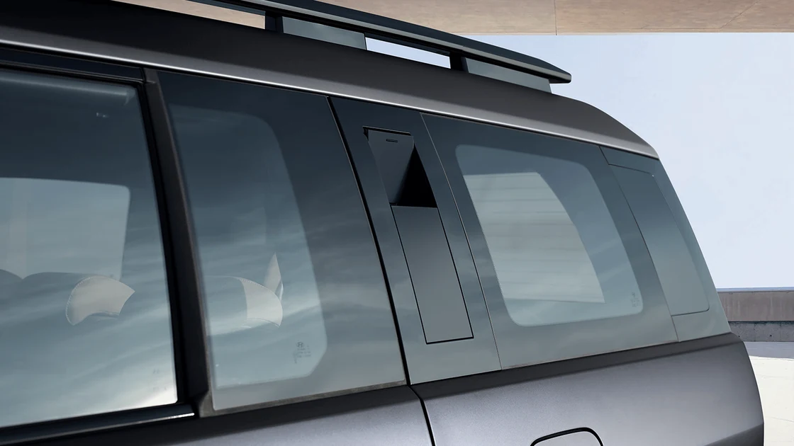Hidden Assist Handle pada Pilar C