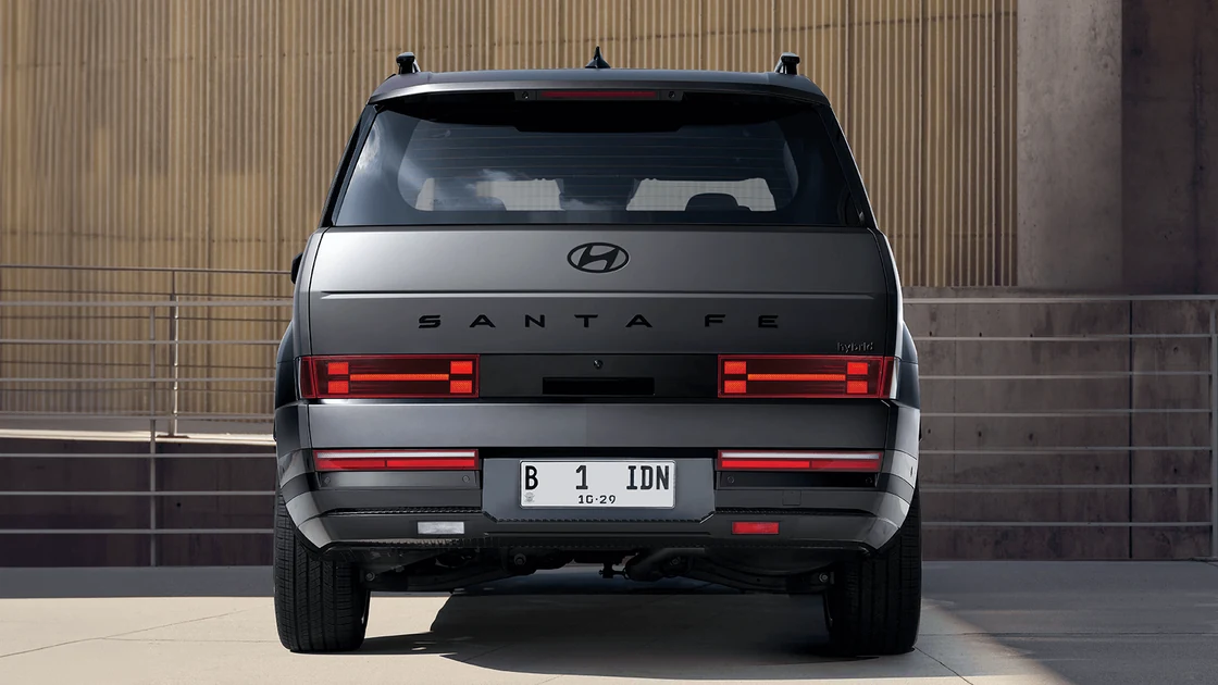 Seamless H-Rear Lamp & Wide Tailgate