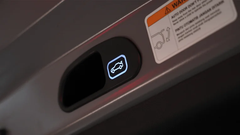 Smart Power Tailgate with Keyless Sensor