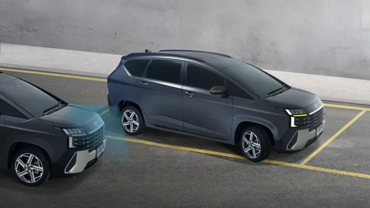 Blind-Spot Collision-Avoidance Assist (BCA)*